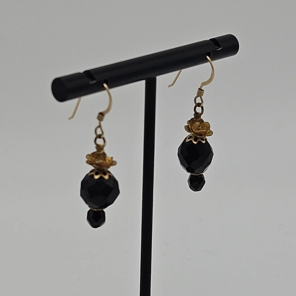 black and gold tone beaded dangle earrings